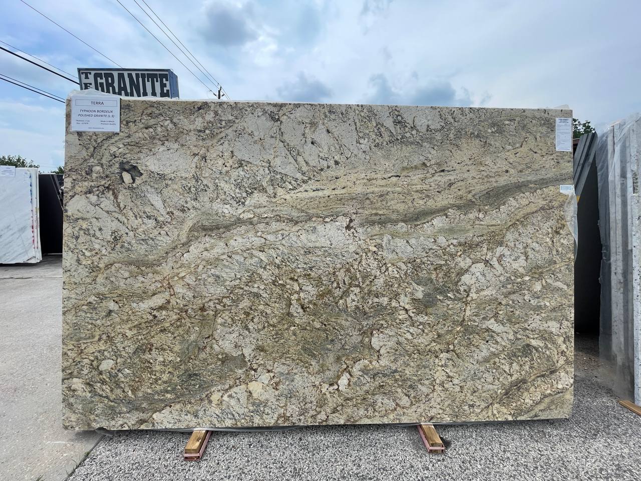 TYPHOON BORDEAUX GRANITE