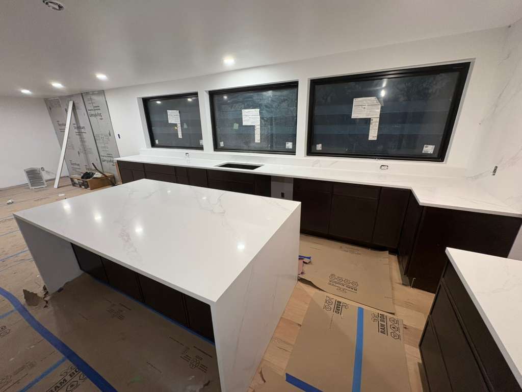 CALACATTA SUMMER QUARTZ