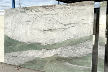 FUCHSITE CRYSTAL QUARTZITE