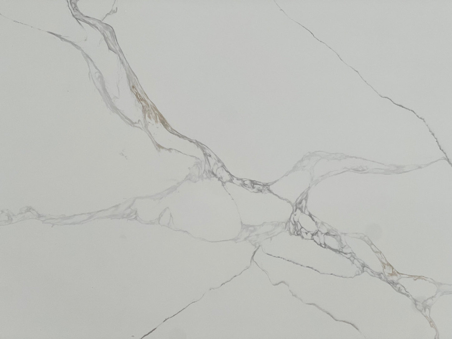 GOLD EXCLUSIVE QUARTZ