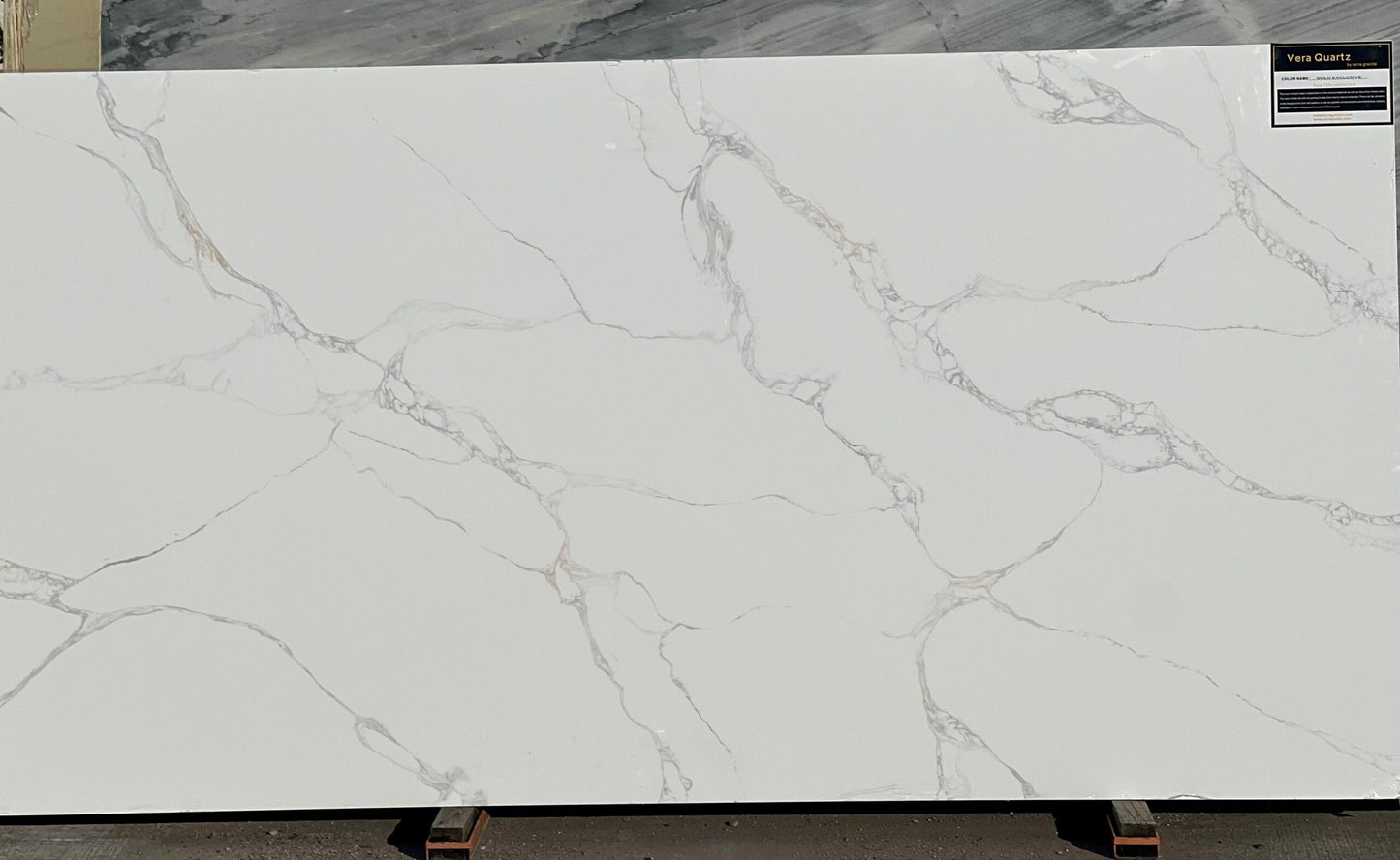 GOLD EXCLUSIVE QUARTZ
