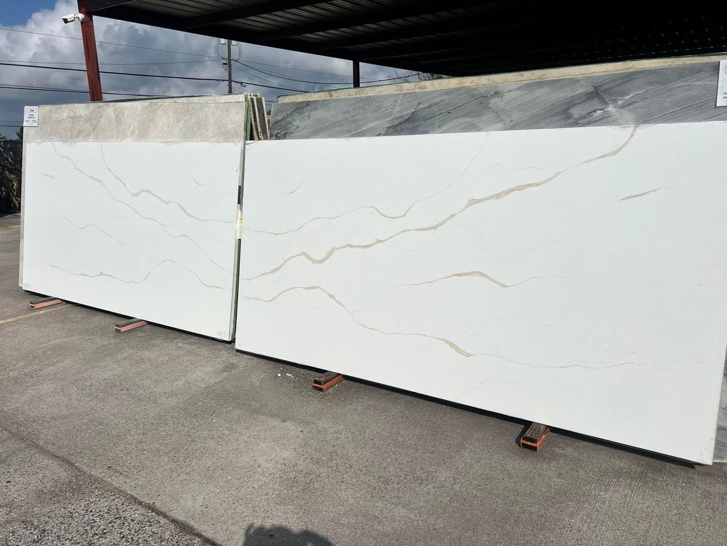 CALACATTA ROMA GOLD QUARTZ