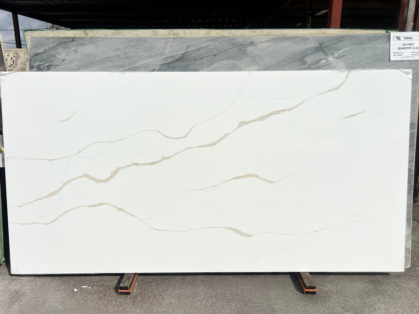 CALACATTA ROMA GOLD QUARTZ