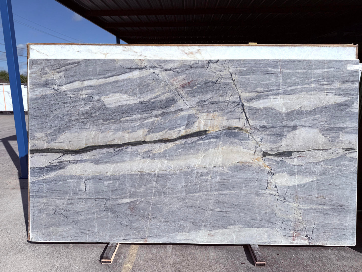 IJEN BLUE QUARTZITE