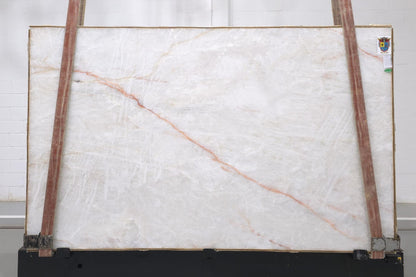 ILUMINATO QUARTZITE
