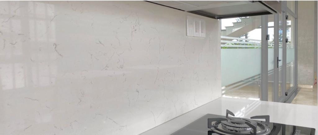 NEW CARRARA QUARTZ