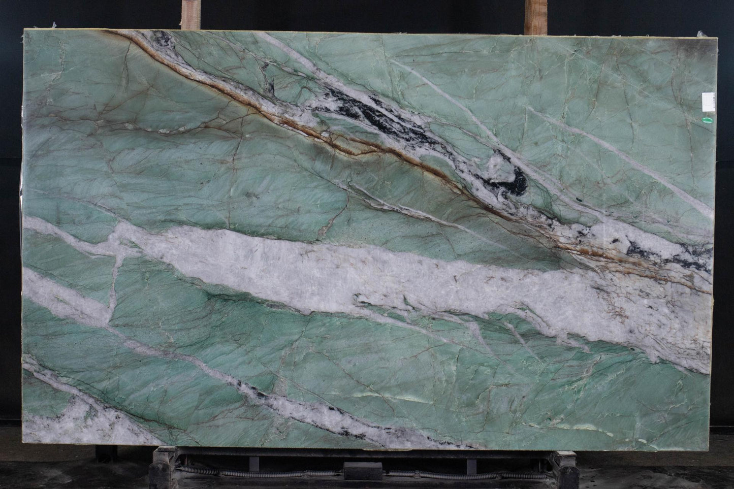 FUCHSITE CRYSTAL