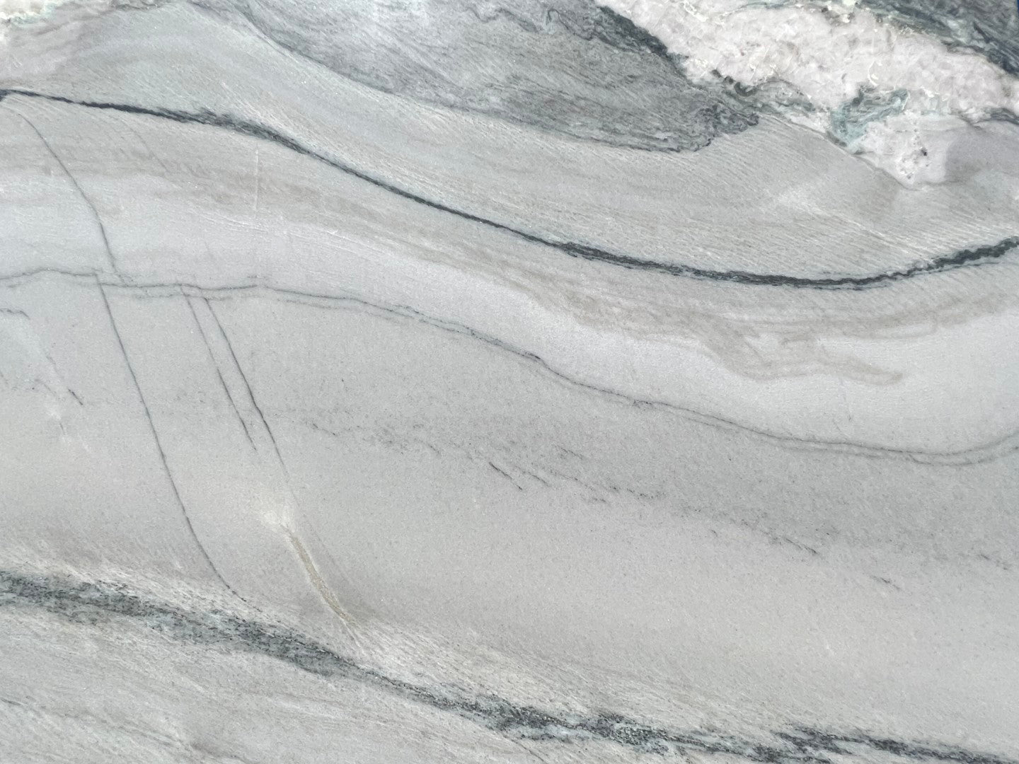 FANTASY MACAUBAS QUARTZITE