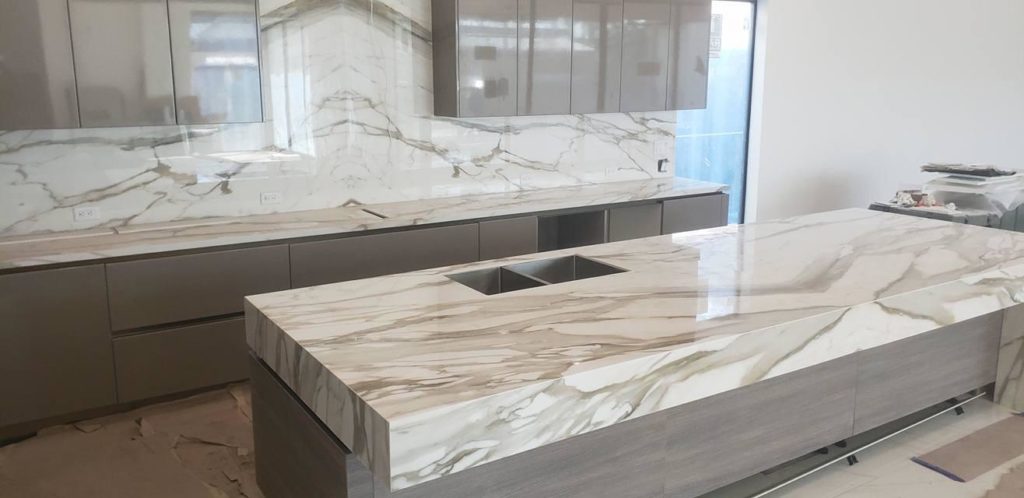 CALACATTA GOLD PORCELAIN