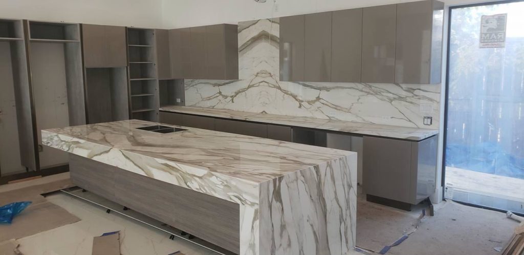 CALACATTA GOLD PORCELAIN
