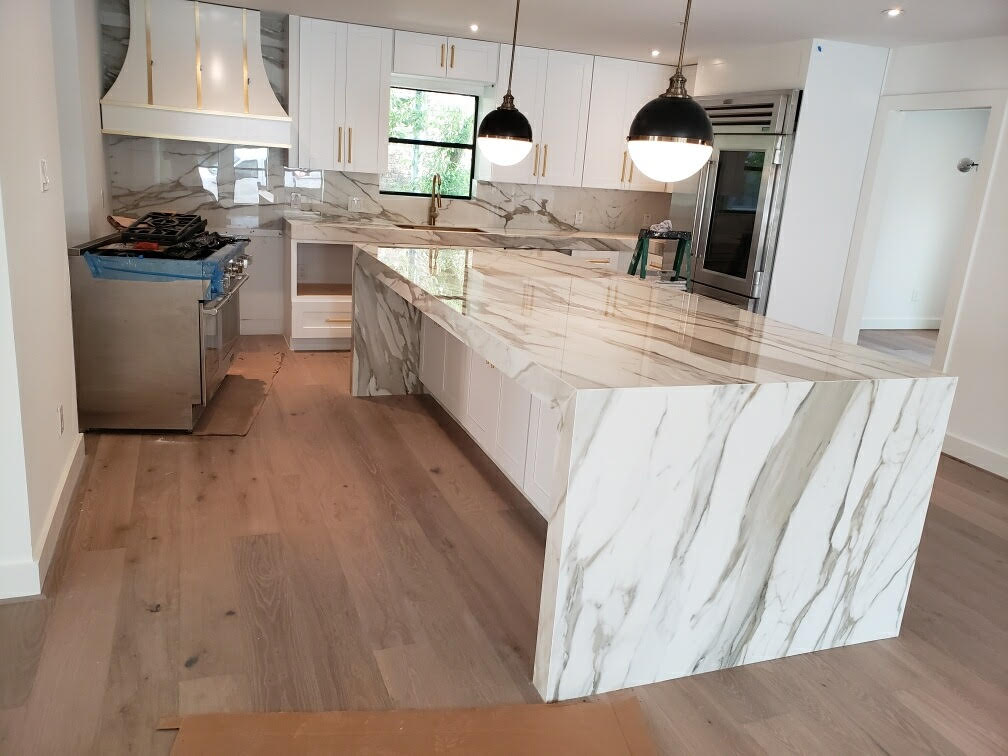 CALACATTA GOLD PORCELAIN