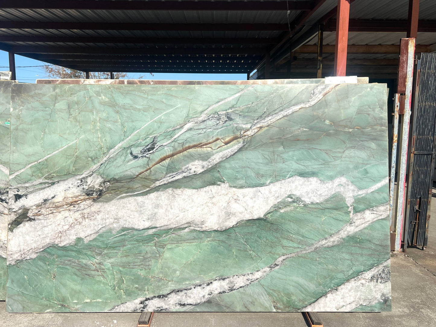 FUCHSITE CRYSTAL