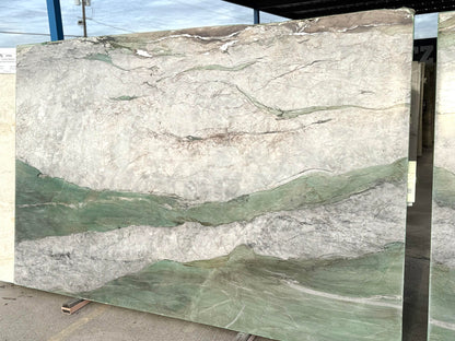 FUCHSITE CRYSTAL QUARTZITE