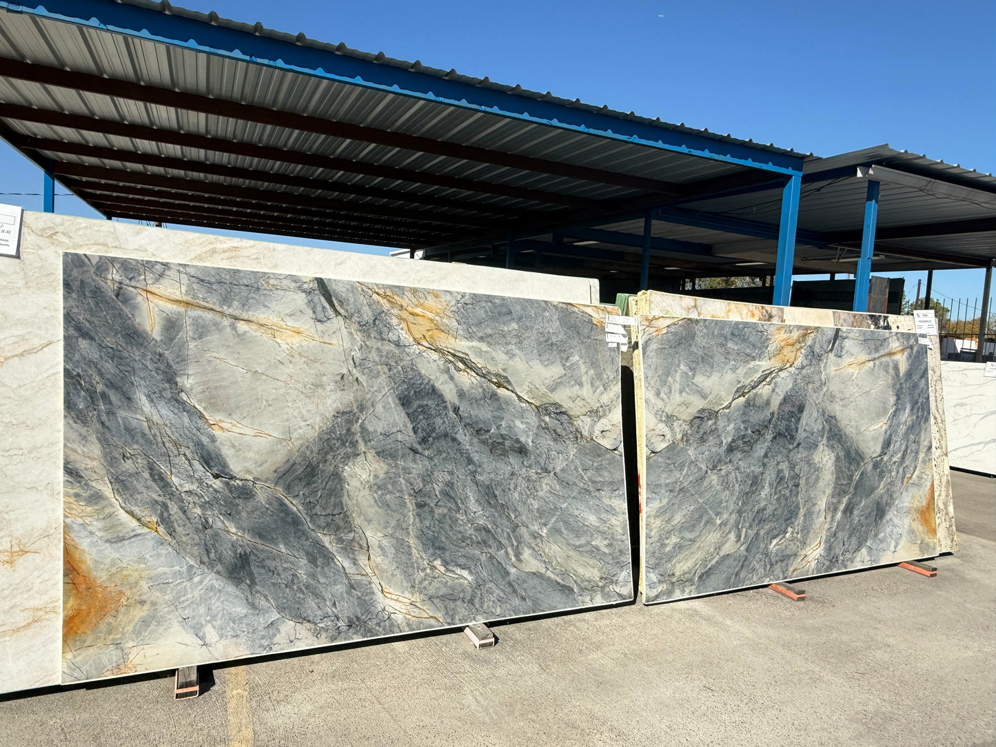 IJEN BLUE QUARTZITE